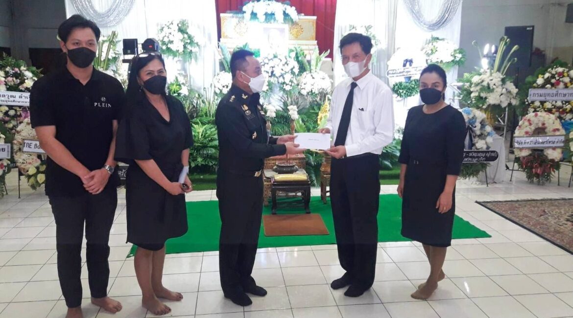 คณะผู้บริหารและครู ร่วมเป็นเจ้าภาพพิธีสวดพระอภิธรรม นายสุเทพ จันทร์ประสิทธิ์ อดีตประธานมูลนิธิสมณวัตรวิมล อดีตอุปนายกสมาคมผู้ปกครองและครูโรงเรียนเสาไห้ “วิมลวิทยานุกูล”